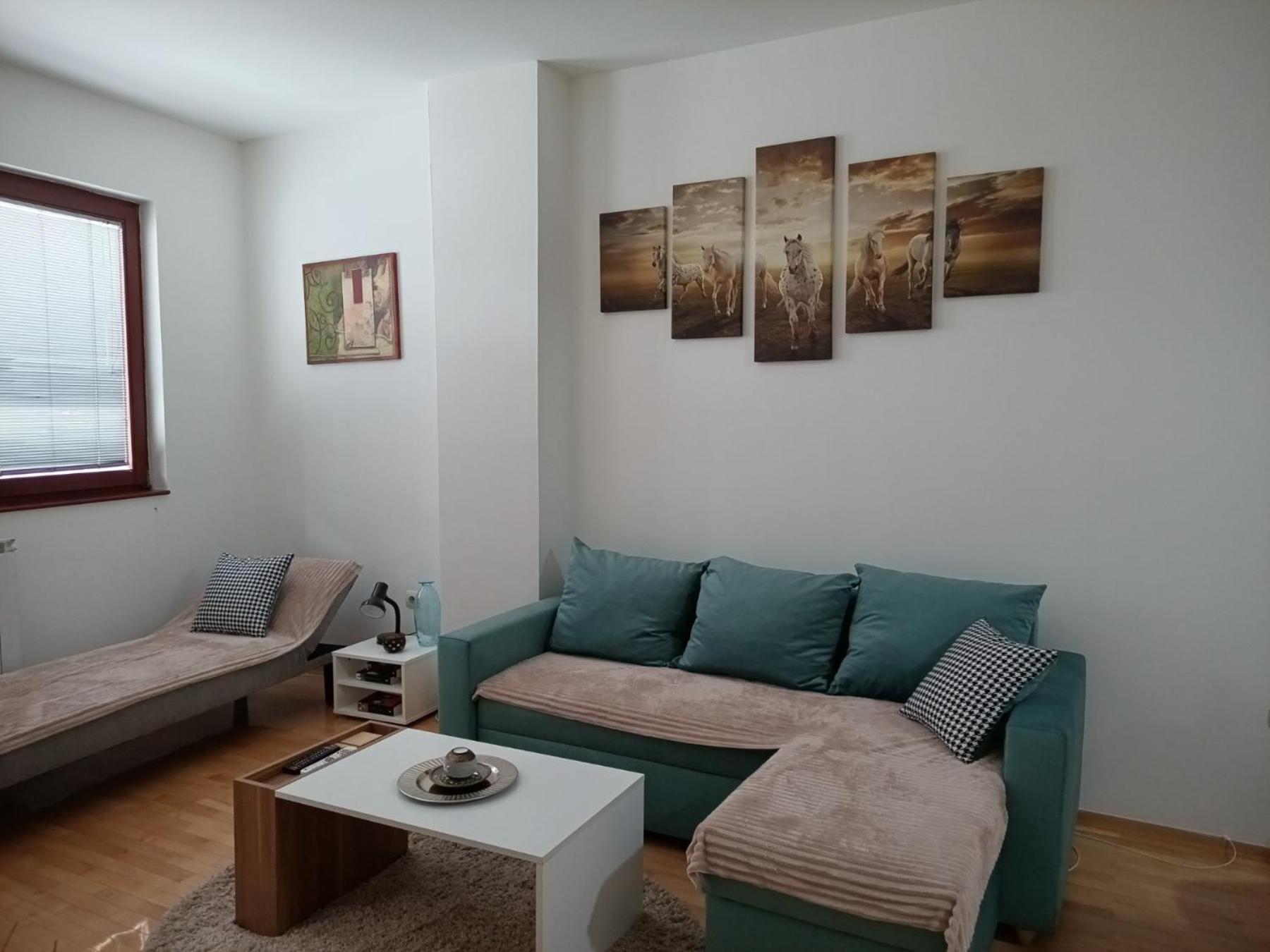 Centar Apartment Aleks 스코페 객실 사진